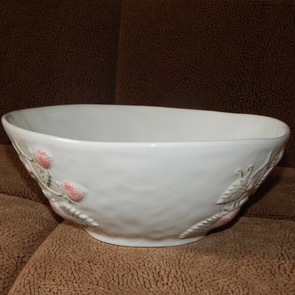 NOCAL LDA Portugal Large Pasta Salad Serving Bowl 10.5” Embossed Strawberry NWT… - Picture 10 of 10